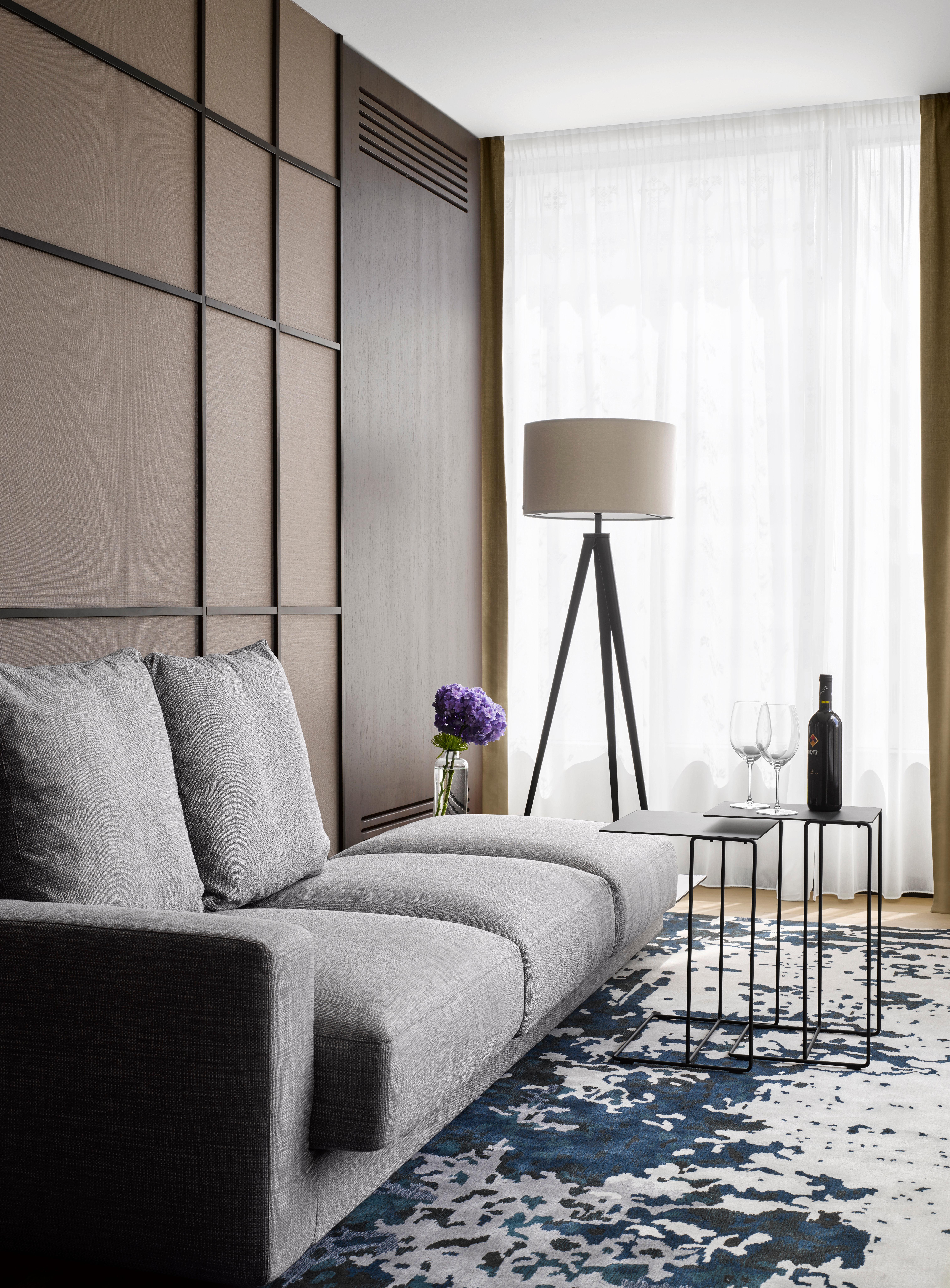 Intercontinental - Ljubljana By Ihg Hotel Ngoại thất bức ảnh A floor lamp