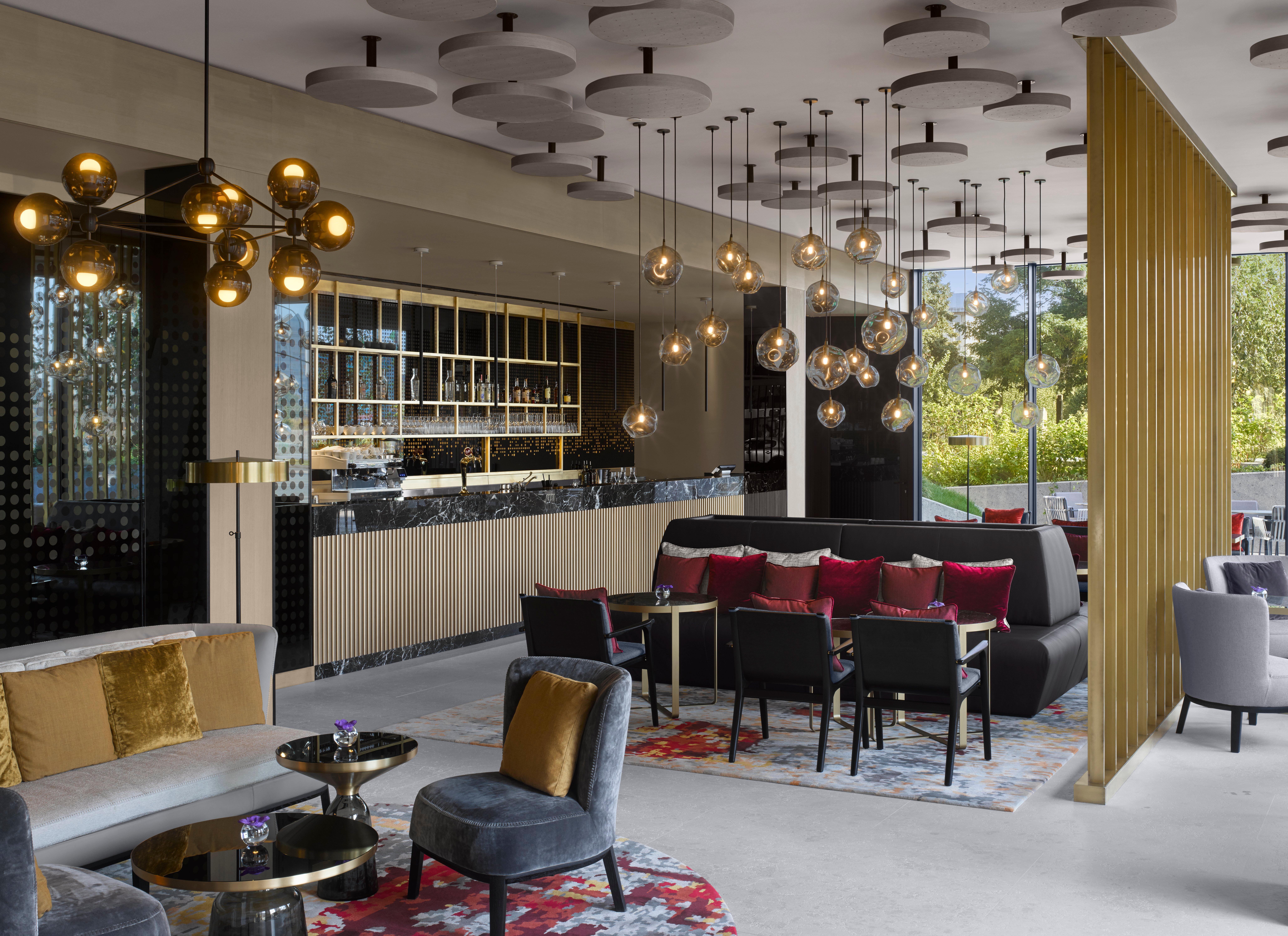 Intercontinental - Ljubljana By Ihg Hotel Ngoại thất bức ảnh The Lounge at London Heathrow Airport