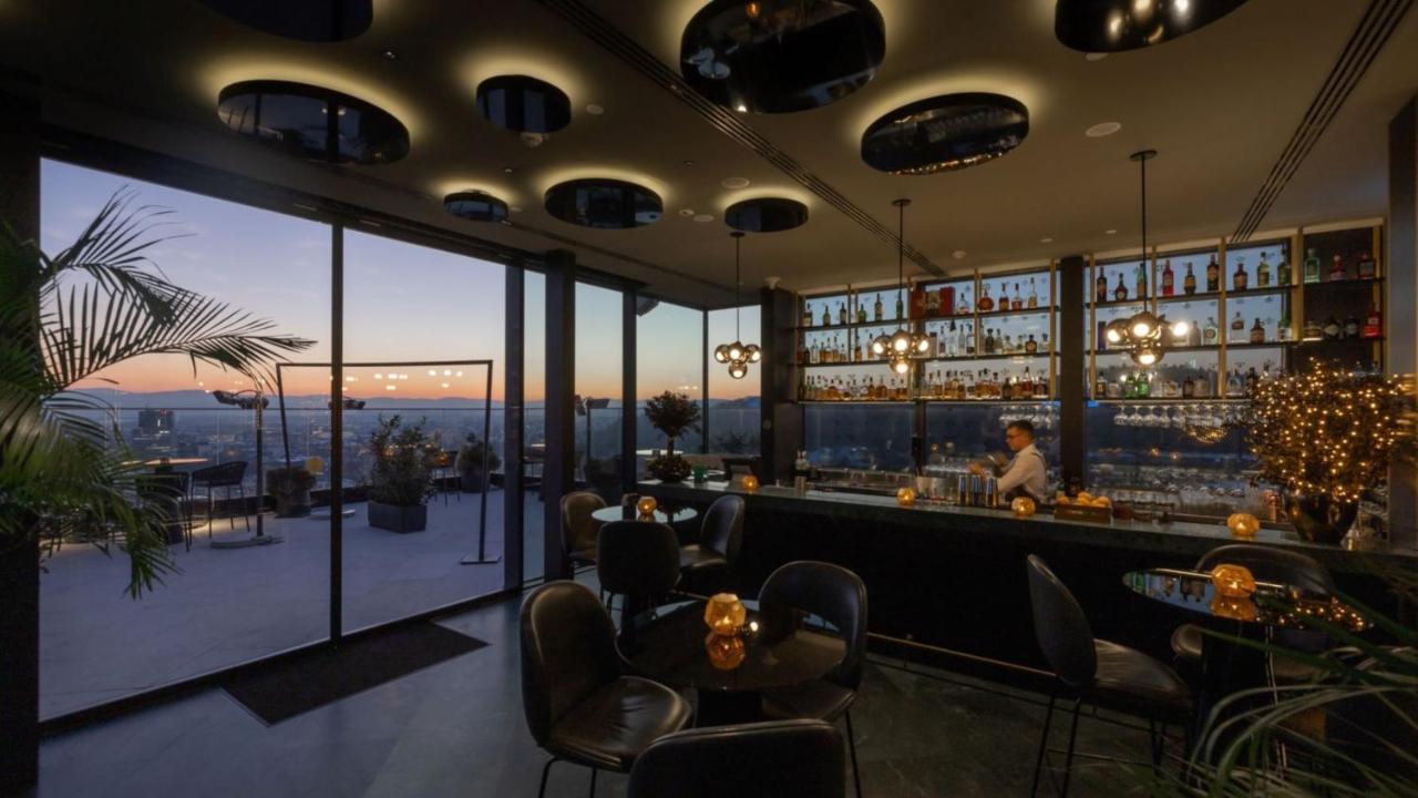 Intercontinental - Ljubljana By Ihg Hotel Ngoại thất bức ảnh The rooftop bar