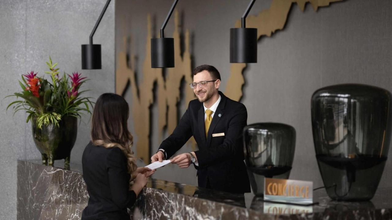 Intercontinental - Ljubljana By Ihg Hotel Ngoại thất bức ảnh Concierge at the Conrad Istanbul Bosphorus
